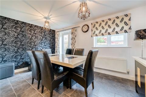 4 bedroom end of terrace house for sale - Montgomery Avenue, Leeds