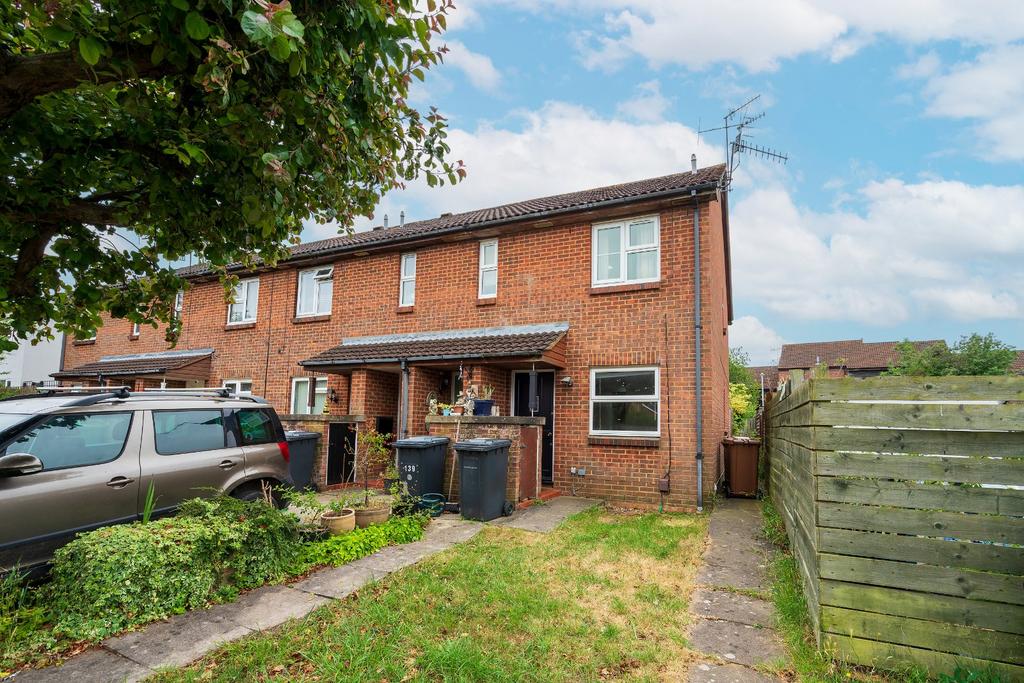 Ashfield Avenue, Bushey, Herts, WD23 1 bed £1,200 pcm (£