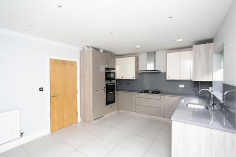 4 bedroom terraced house to rent, Langley Place, Langley Road, Watford, Hertfordshire, WD17