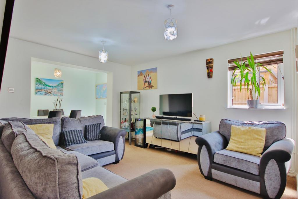 Drovers Way, Worcester, WR3 2 bed semidetached house £220,000