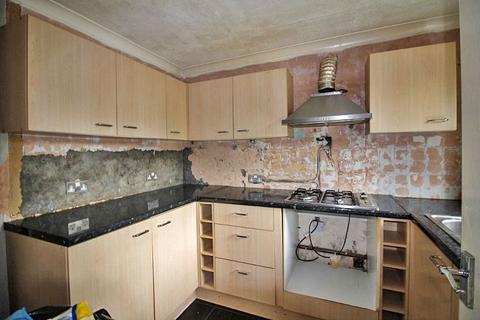 40 Brunslow Close, Willenhall, WV13 2HN