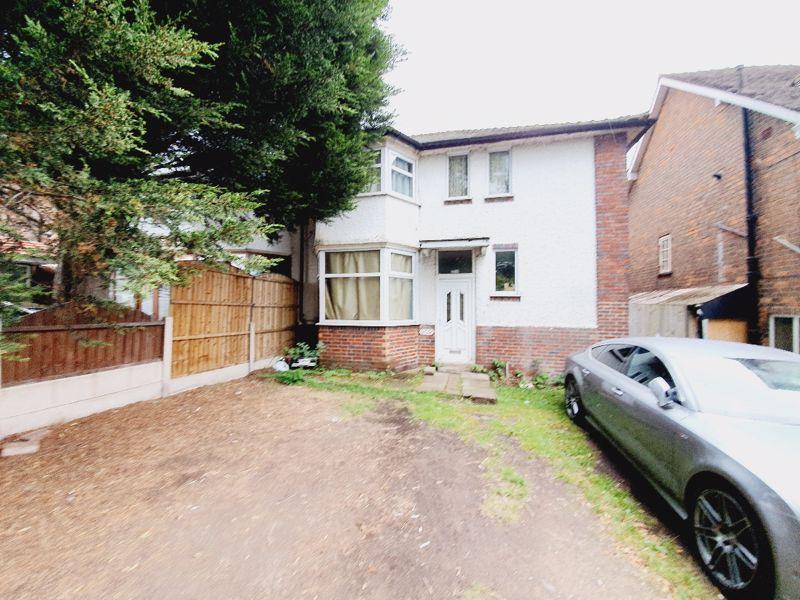 Marsh Hill, Erdington, Birmingham, B23 7HD 3 bed semidetached house £230,000