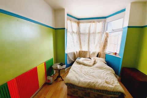 202 Marsh Hill, Birmingham, B23 7HD