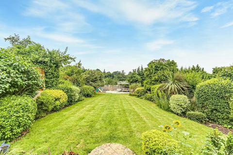 4 Downsway, South Croydon, CR2 0JA