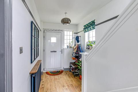 4 Downsway, South Croydon, CR2 0JA