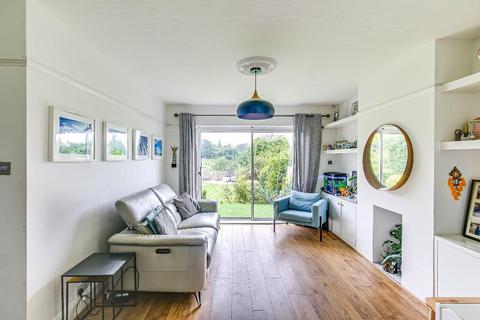 4 Downsway, South Croydon, CR2 0JA