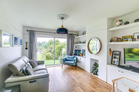 4 Downsway, South Croydon, CR2 0JA