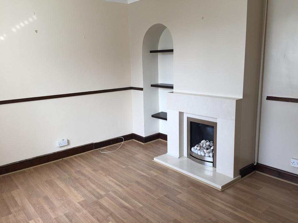 Pinewood Square, St Athan, CF62 2 bed end of terrace house £140,000