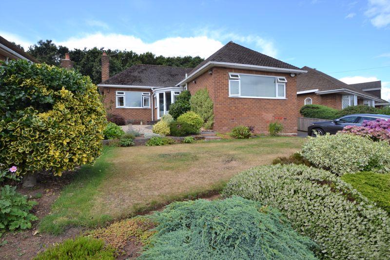 Covertside, West Kirby 2 bed detached bungalow £410,000