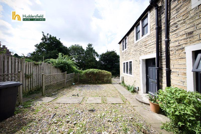 Almondbury Bank, Huddersfield 2 bed semidetached house £165,000