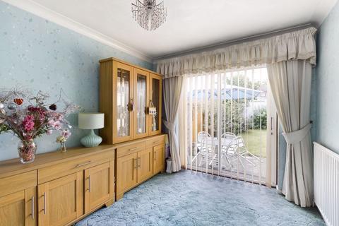 17 Crescent Way, Aveley, South Ockendon, RM15 4TJ