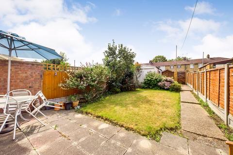17 Crescent Way, Aveley, South Ockendon, RM15 4TJ