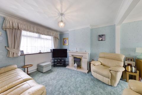 17 Crescent Way, Aveley, South Ockendon, RM15 4TJ