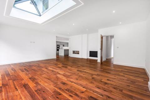 100 Fir Tree Road, Banstead, SM7 1NQ