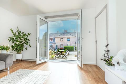 15 Cuiken Avenue, Penicuik, EH26 0DR