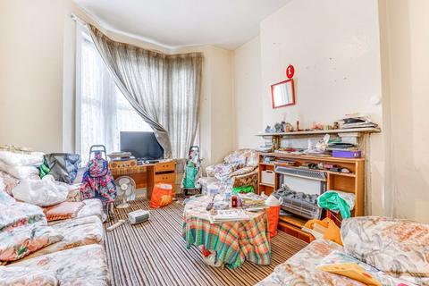 122 Durrington Road, London, E5 0HS
