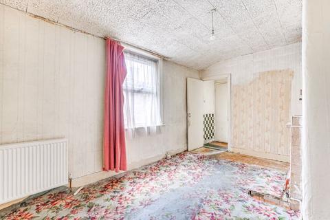 122 Durrington Road, London, E5 0HS