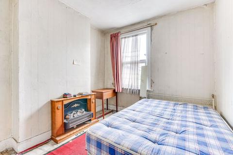 122 Durrington Road, London, E5 0HS