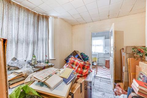122 Durrington Road, London, E5 0HS
