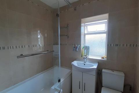 3 bedroom terraced house to rent, Avard Crescent, Eastbourne