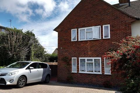 3 bedroom terraced house to rent, Avard Crescent, Eastbourne
