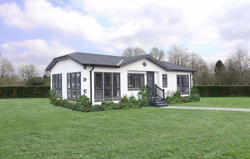 Dorchester Road, Poole 2 bed detached bungalow for sale £249,995