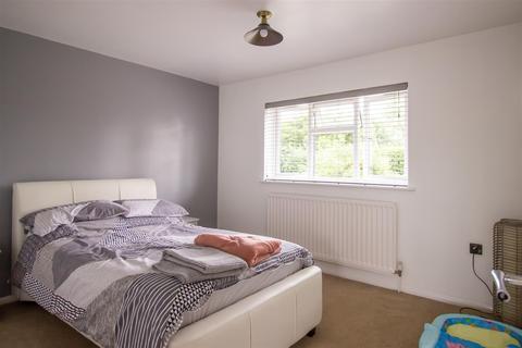 13 Burrows Close, Clifton, Shefford, SG17 5EG