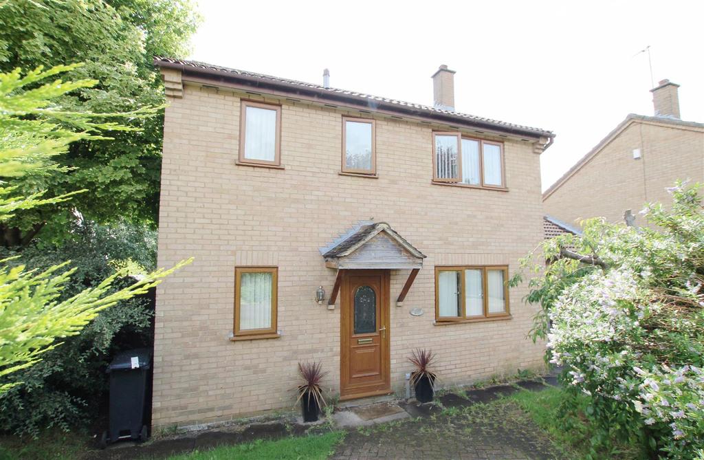 Diamond Drive, Irthlingborough 3 bed link detached house £215,000