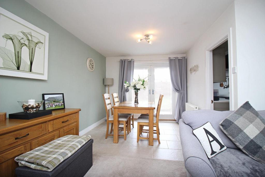Lounge and Dining Area