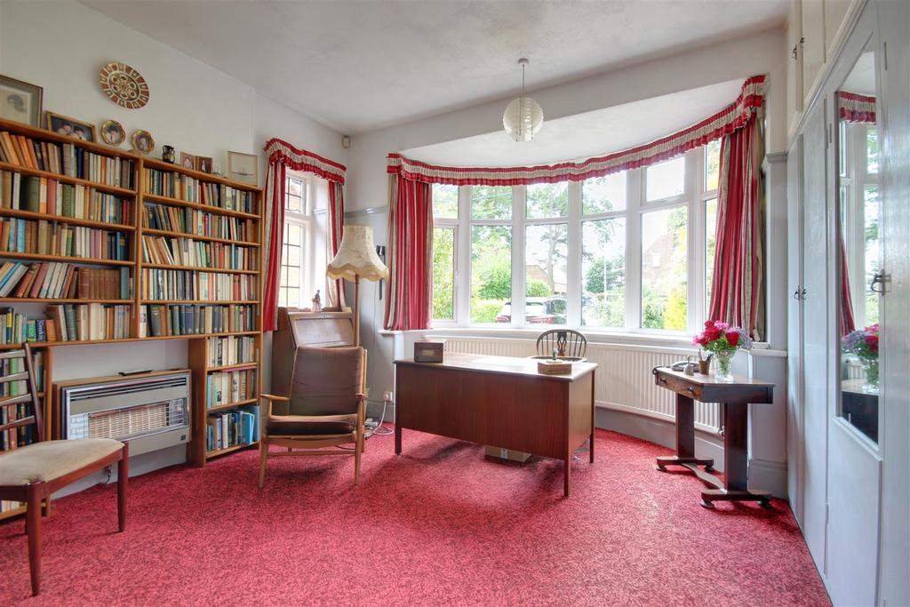Bedroom 5/Dining Room