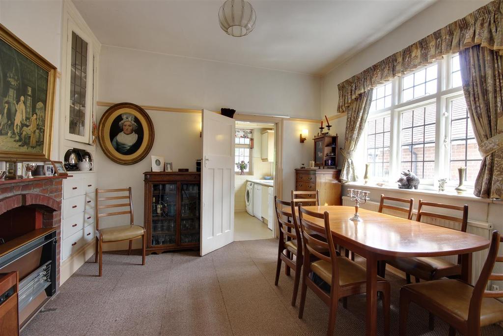 Breakfast Room