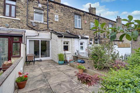 6 Ashgrove, Greengates, Bradford, BD10 0BP