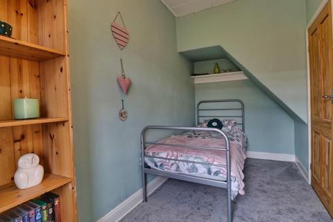 6 Ashgrove, Greengates, Bradford, BD10 0BP