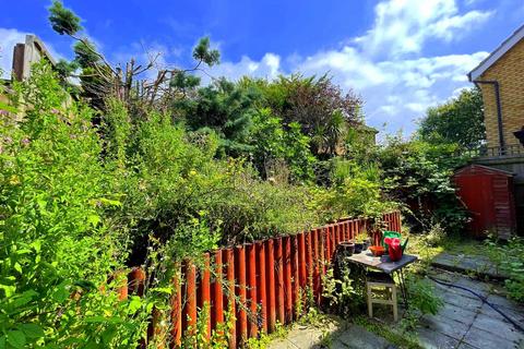 12 Darent Close, Stone Cross, Pevensey, BN24 5PW