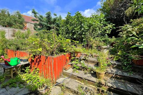 12 Darent Close, Stone Cross, Pevensey, BN24 5PW