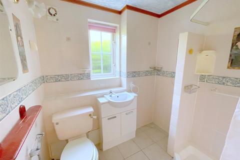 12 Darent Close, Stone Cross, Pevensey, BN24 5PW