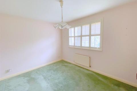 12 Darent Close, Stone Cross, Pevensey, BN24 5PW