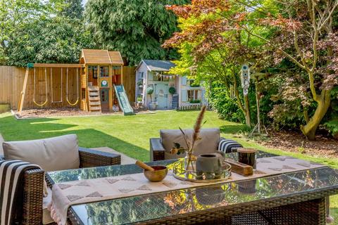 14 Alder Park Road, Solihull, B91 1NU
