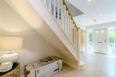 14 Alder Park Road, Solihull, B91 1NU