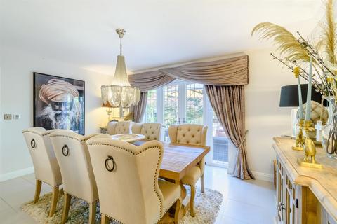 14 Alder Park Road, Solihull, B91 1NU