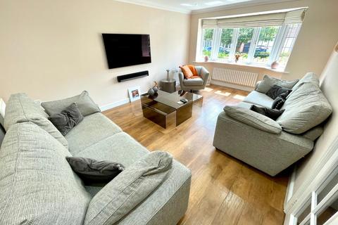 17 Elm Grove, Wootton, Northampton, NN4 6FB