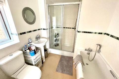 17 Elm Grove, Wootton, Northampton, NN4 6FB