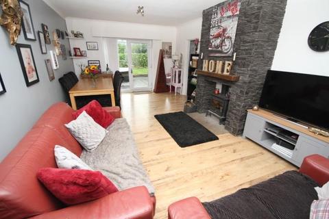 64 West Royd Drive, Shipley, BD18 1HL
