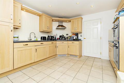 12 Compass Close, Edgware, HA8 8HU