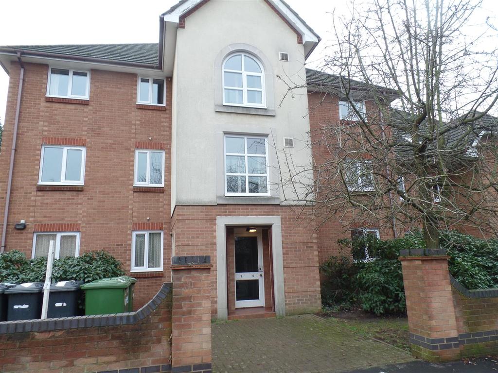 Stuart Court, Peterborough, Cambs 2 bed flat £650 pcm (£150 pw)