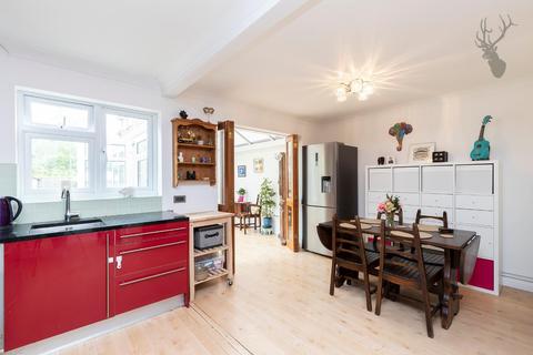 5 Station Approach, Theydon Bois, Epping, CM16 7HR
