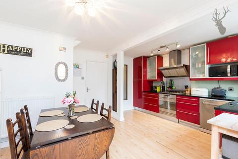 5 Station Approach, Theydon Bois, Epping, CM16 7HR