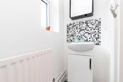 5 Station Approach, Theydon Bois, Epping, CM16 7HR