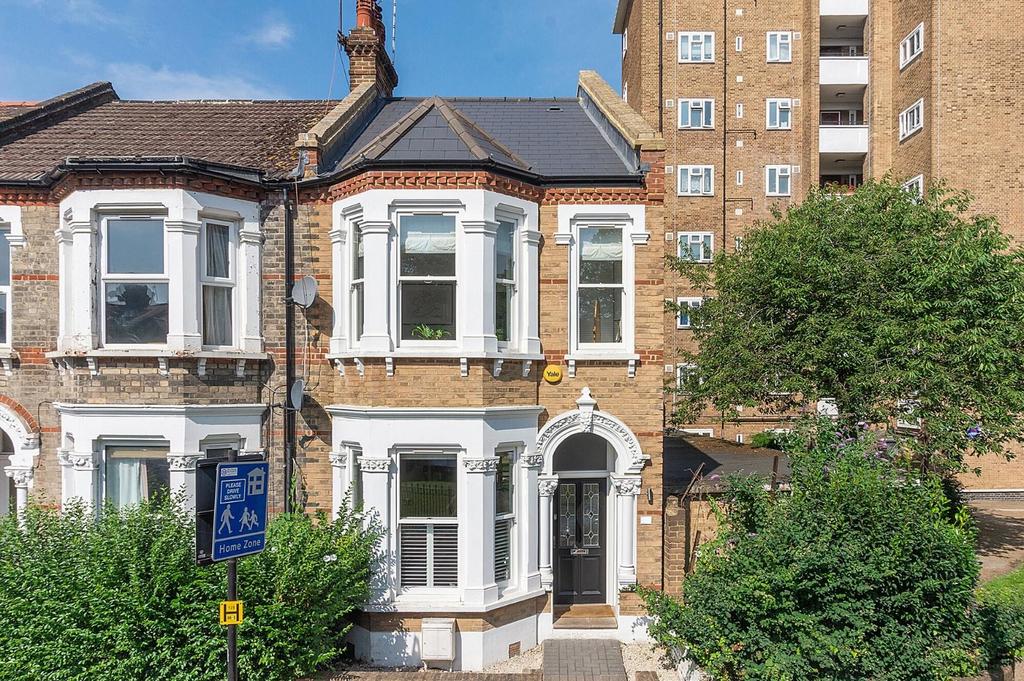 Holmewood Gardens, SW2 3 bed house for sale £725,000