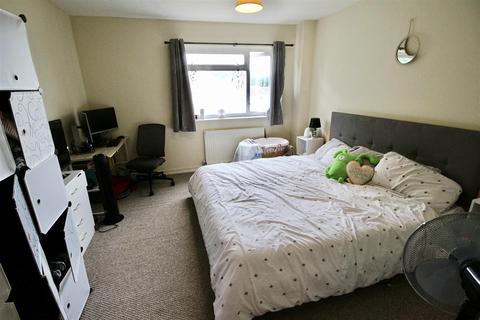 13 Arnfield Moor, Swindon, SN3 6LR